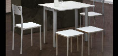 Mesa, sillas y taburetes